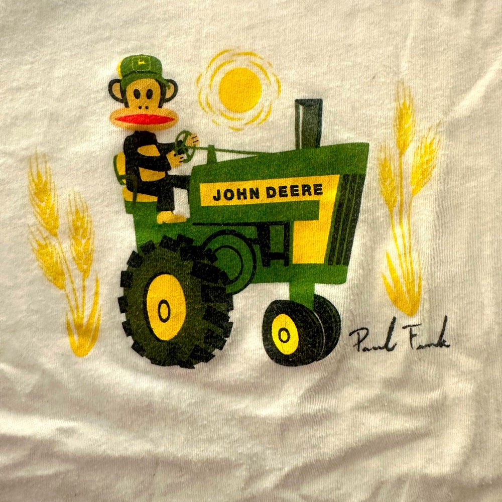 SUPER RARE COLLECTORS vintage Paul Frank x John Deere Graphic T-Shirt
Size S
